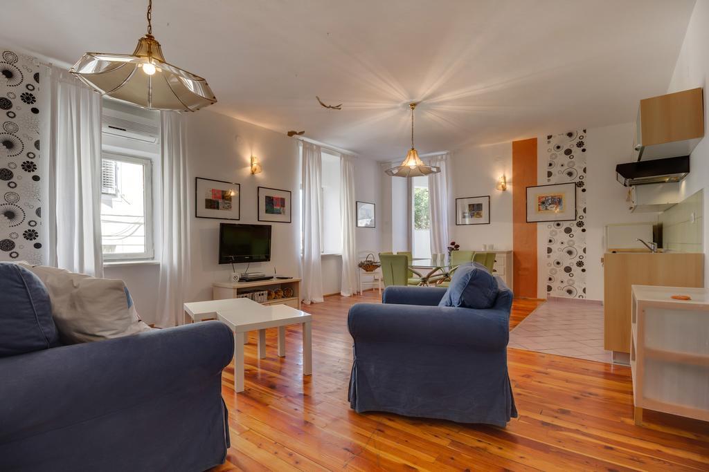 Apartments Mandarina Mali Lošinj Quarto foto