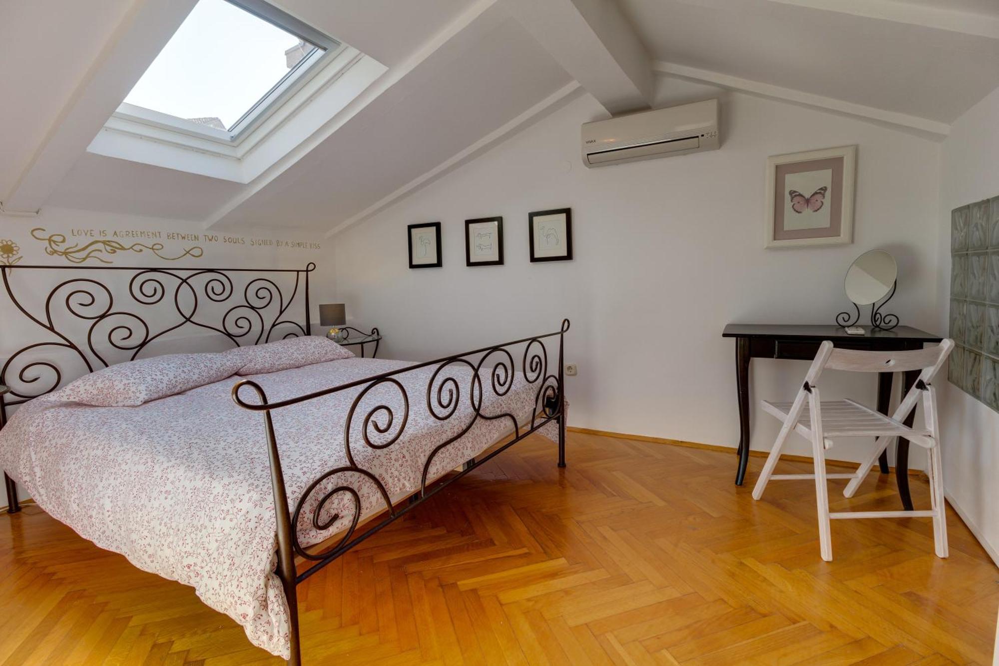 Apartments Mandarina Mali Lošinj Quarto foto