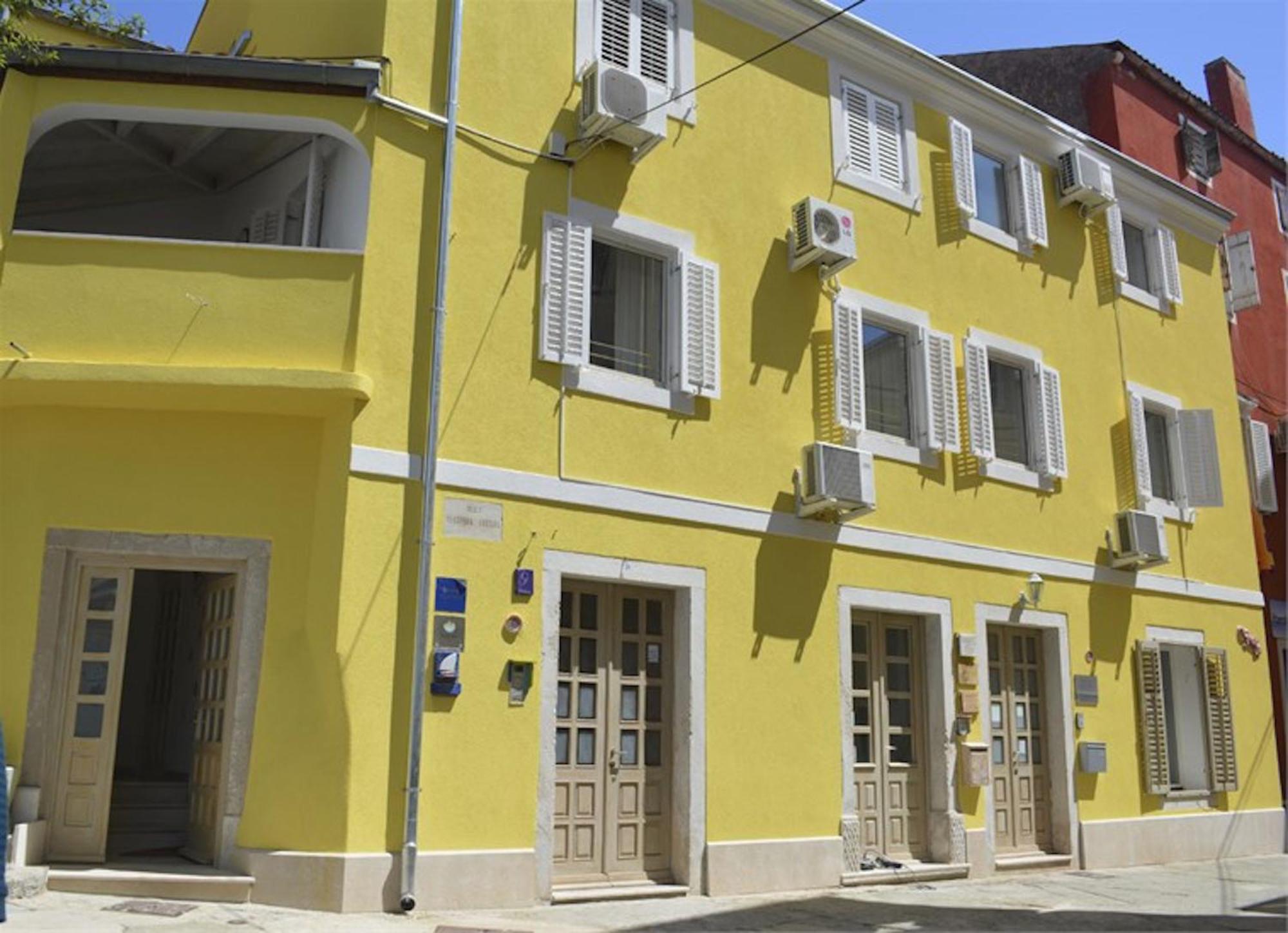 Apartments Mandarina Mali Lošinj Quarto foto